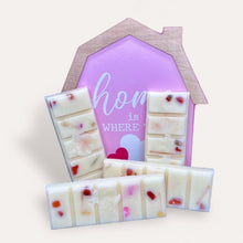 Load image into Gallery viewer, Blooming Flowers Wax Melts by Pure Essence Scent—white scented wax decorated with dried botanicals and decorative pebbles.